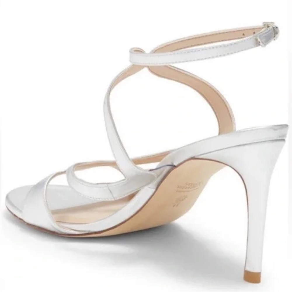 🌹STUART WEITZMAN🌹 Mariposa Silver Leather Sandals Size: 5 - Picture 2 of 16